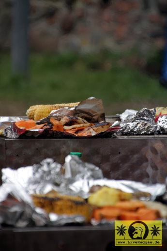 Jamaican BBQ Battle - Ossi (Grover Rec.) vs. Mutti (Muttis Booking) 18. This Is Ska Festival - Wasserburg, Rosslau 28. Juni 2014 (18).JPG